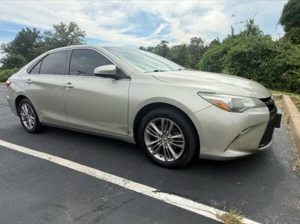 Toyota Camry SE 3 2017 Toyota Camry SE