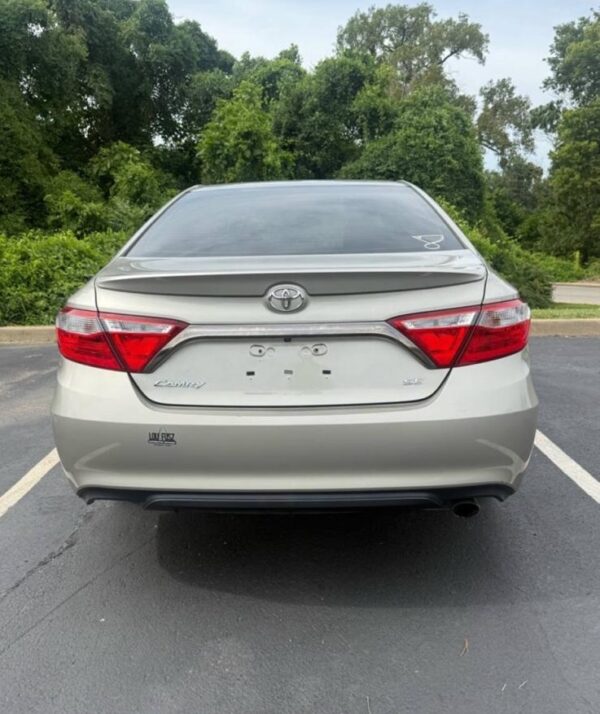 Toyota Camry SE 5 2017 Toyota Camry SE